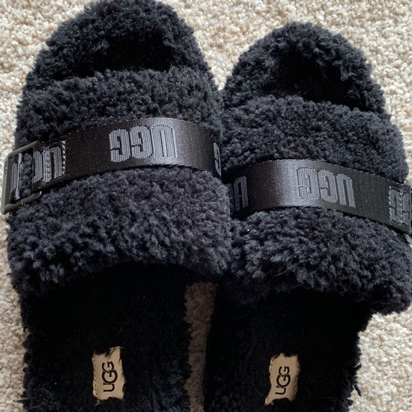 UGG slides - Picture 2 of 4